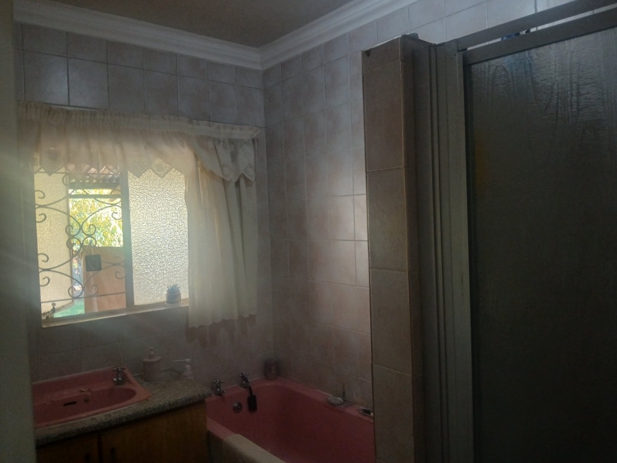 3 Bedroom Property for Sale in Verwoerdpark Northern Cape